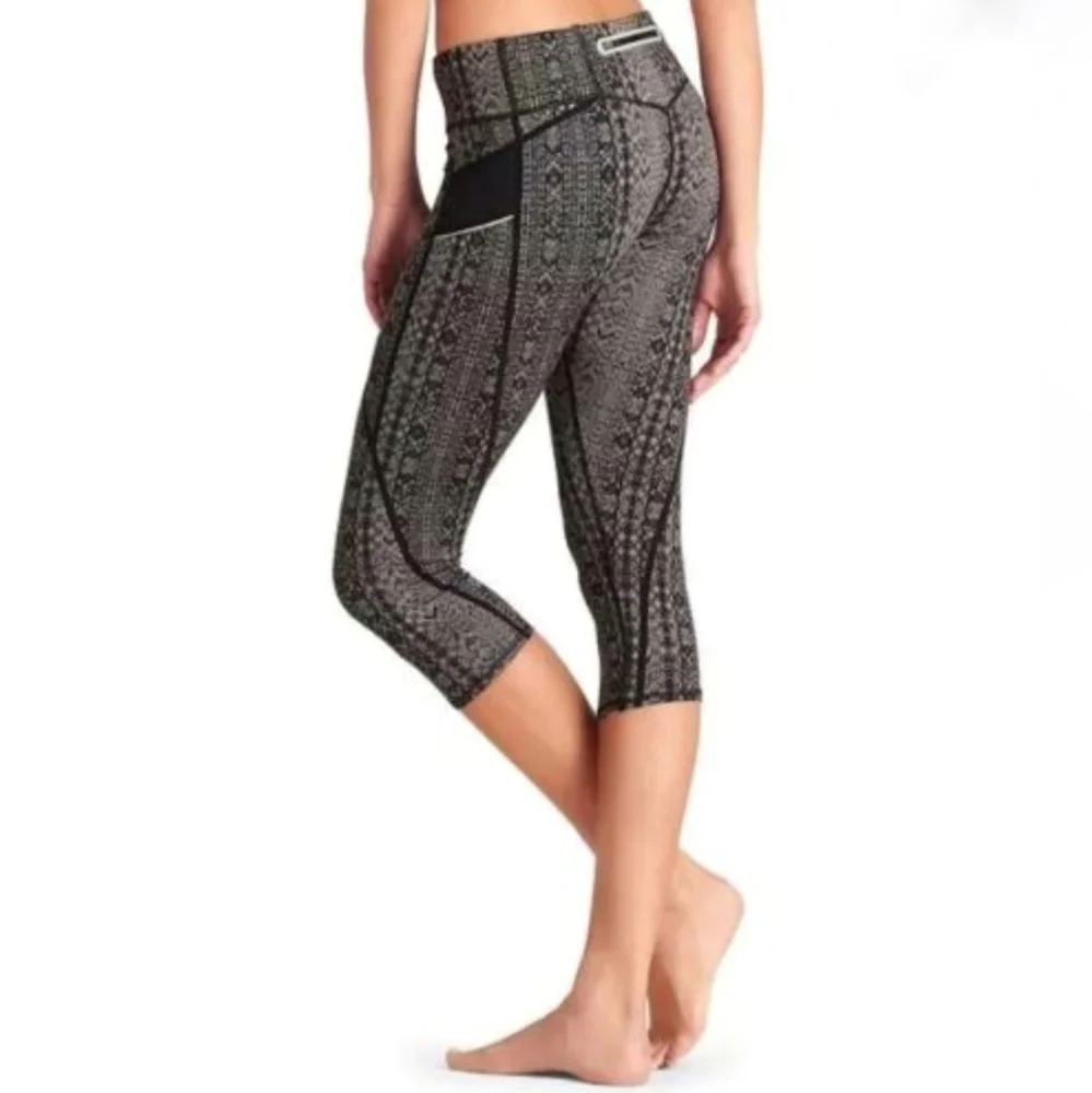 Athleta Prisma Stide Capri Crop Legging